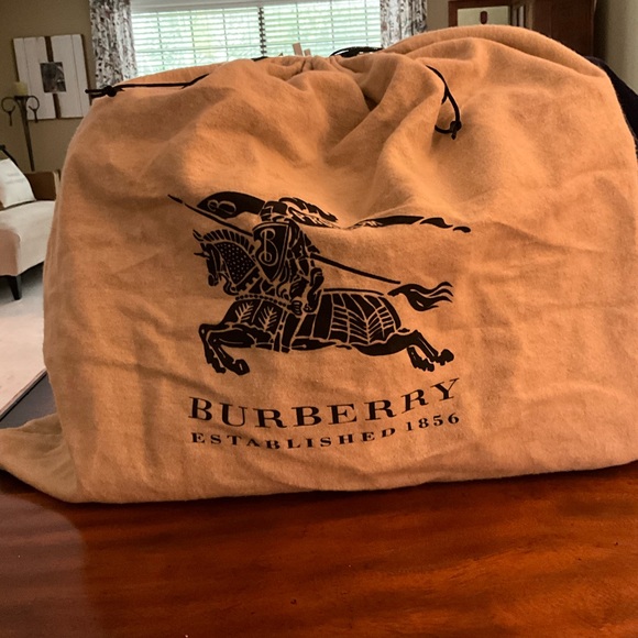 Genuine Burberry Medium Banner Tote - Picture 9 of 9
